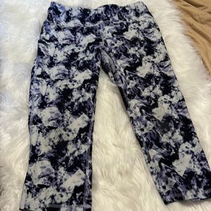 DSG athletic capri leggings size medium